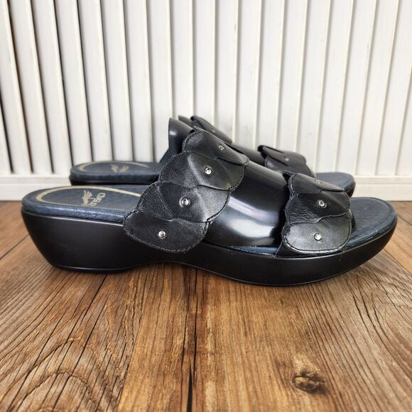 Dansko Dee Sandals Womens Size 10 Black Leather Wedge Slides Studded Dual Strap - Picture 1 of 9